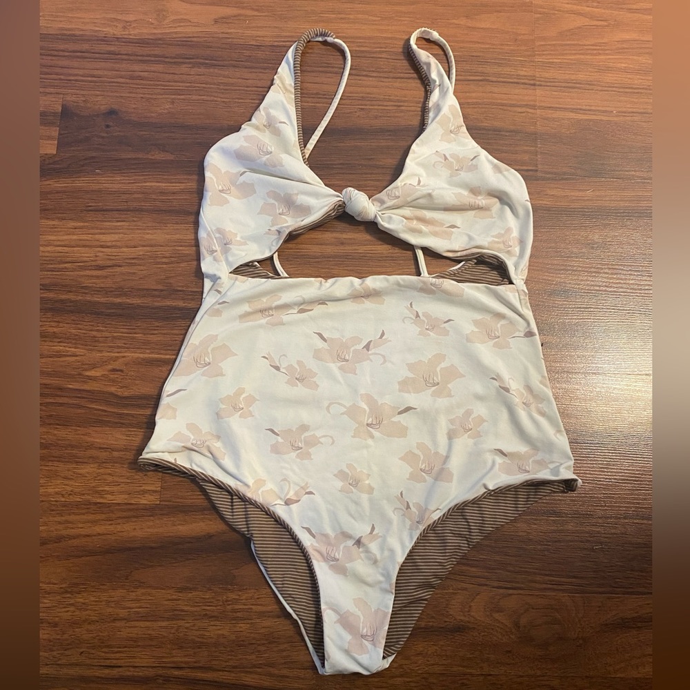 Acacia Indies (discontinued style) in Washed Aloha size large